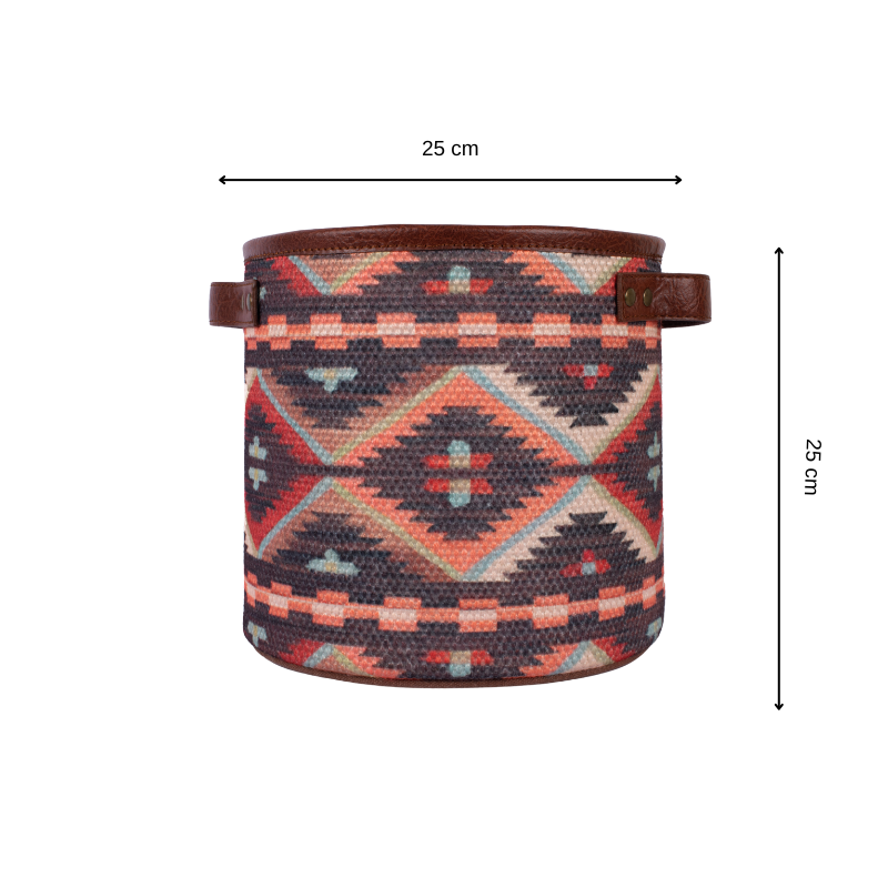 Mona B - Vanaja Planter Oversized