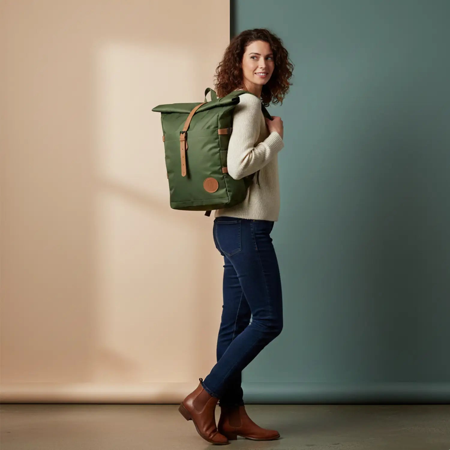 Voyager Backpack for Men and Women: Moss Green