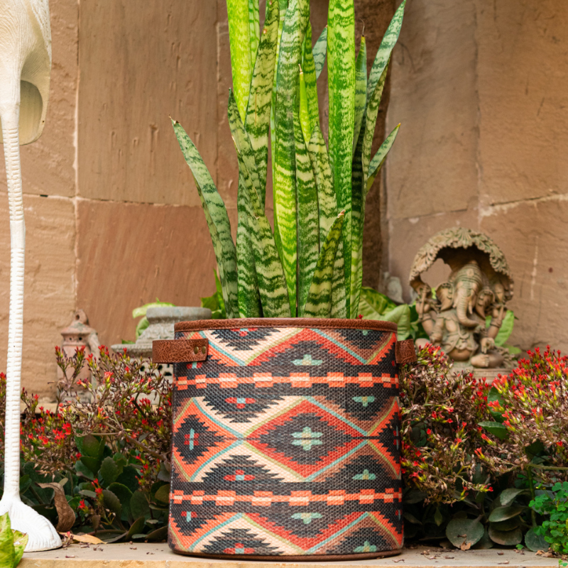 Mona B - Vanaja Planter Oversized