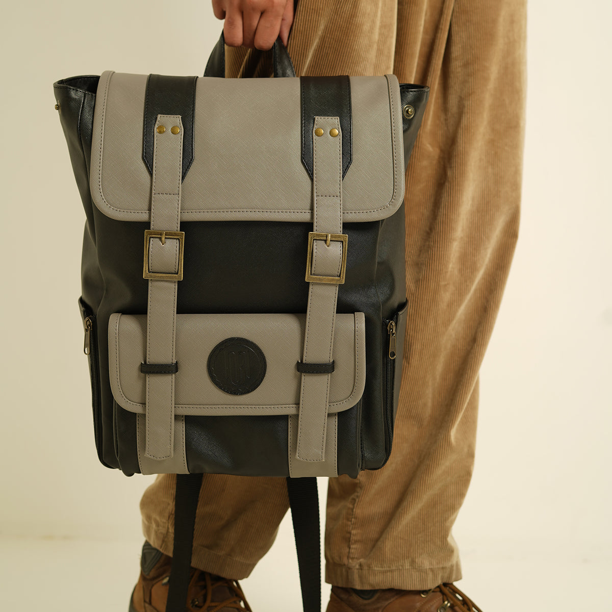 Reed Backpack for Men & Women Perfect for Work, Travel & College - Bla