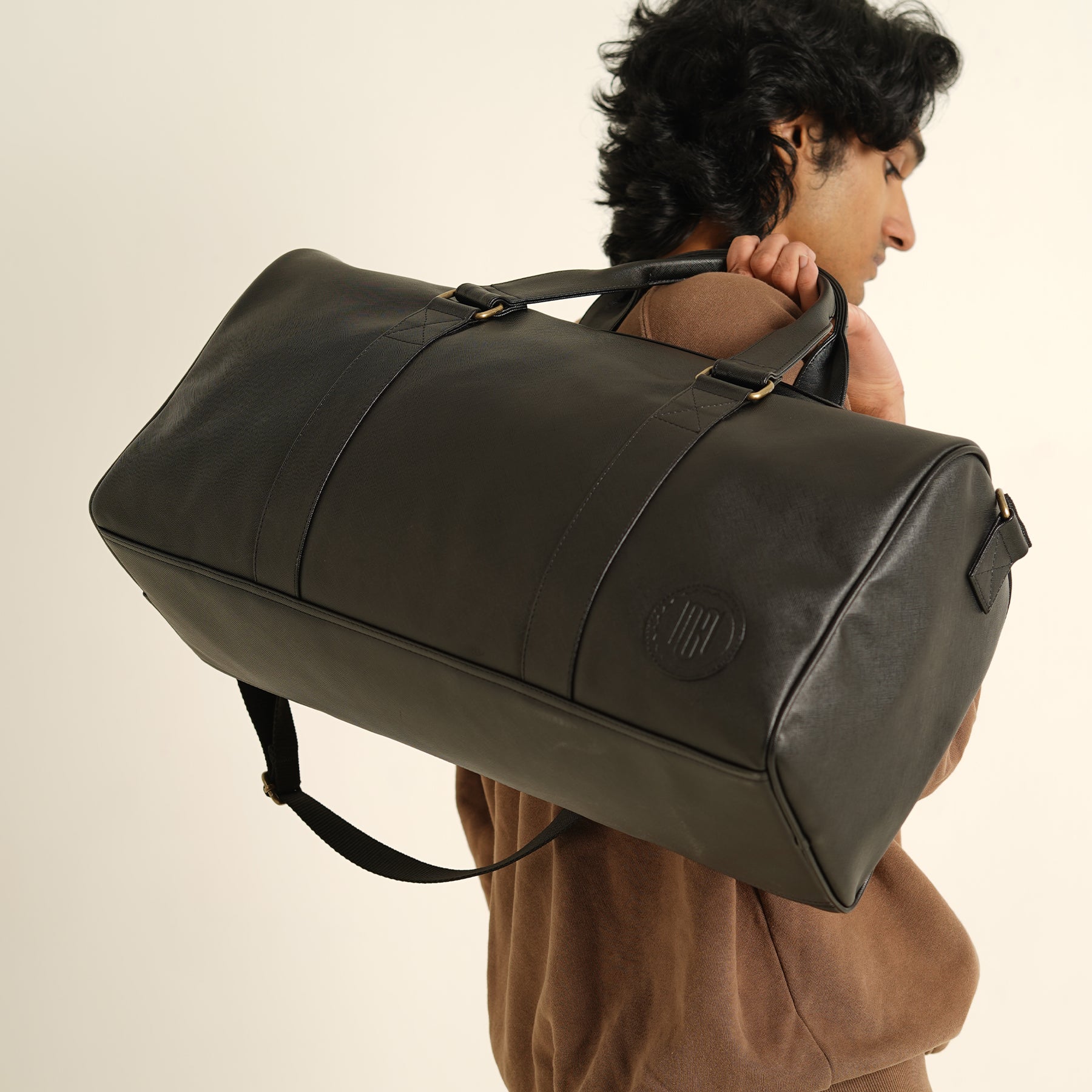 Miles Duffle Bag for Men & Women – Stylish, Spacious & Travel-Ready - Black